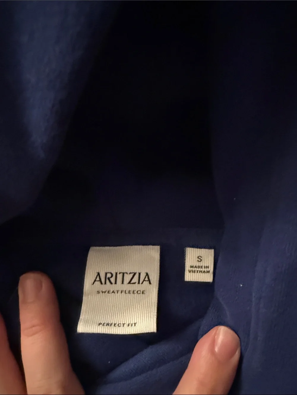 Aritzia Sweatfleece Hoodie in Navy Blue - Picture 2 of 4